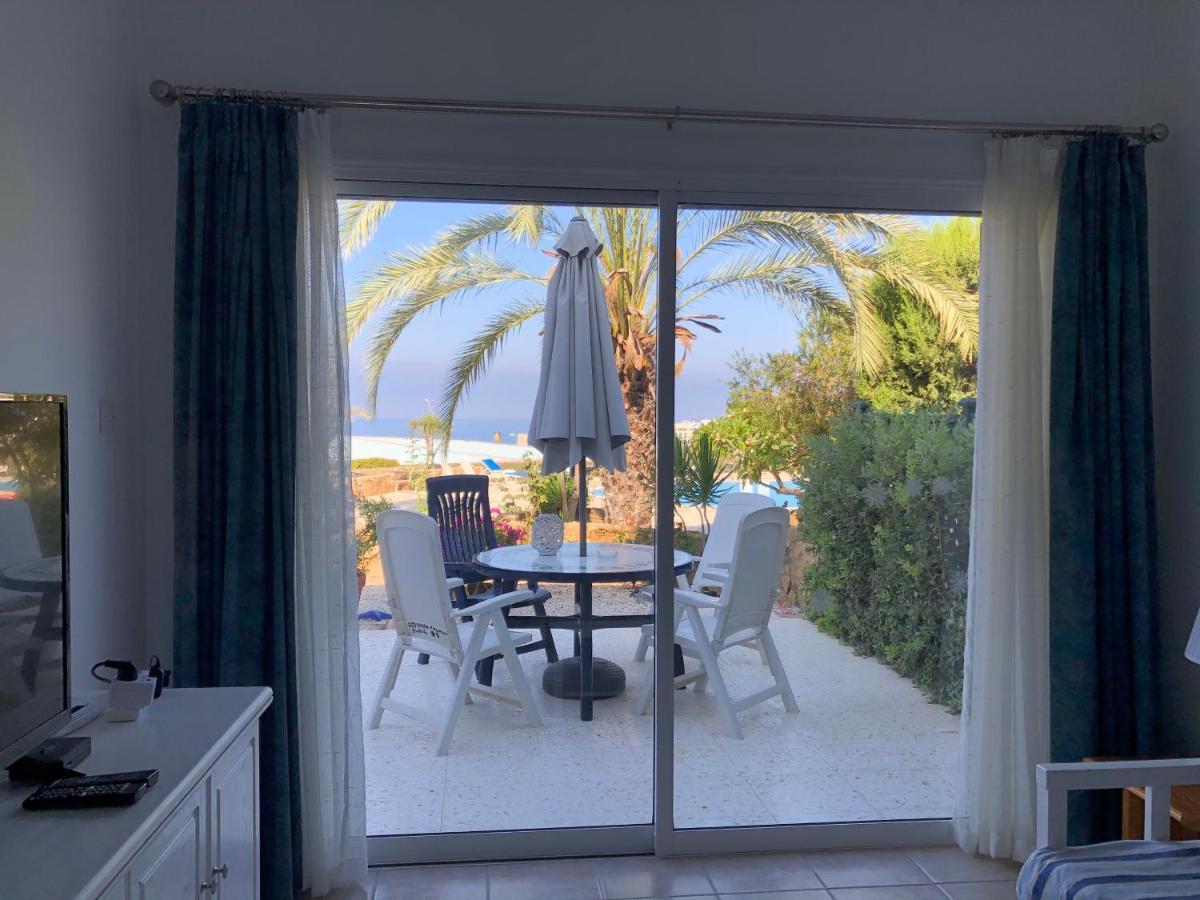 Kings Palace - Fabulous Pool-Side 2 Bed Apartment Paphos Bagian luar foto